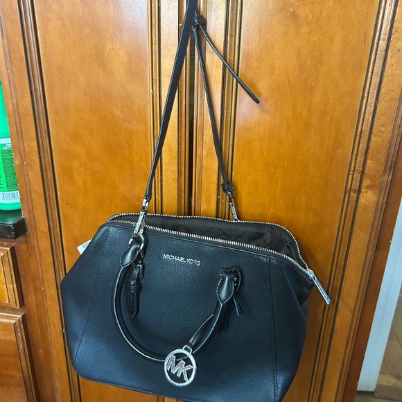 Michael Kors Black Leather Charlotte Large Satchel Women's Bag - Picture 7 of 10